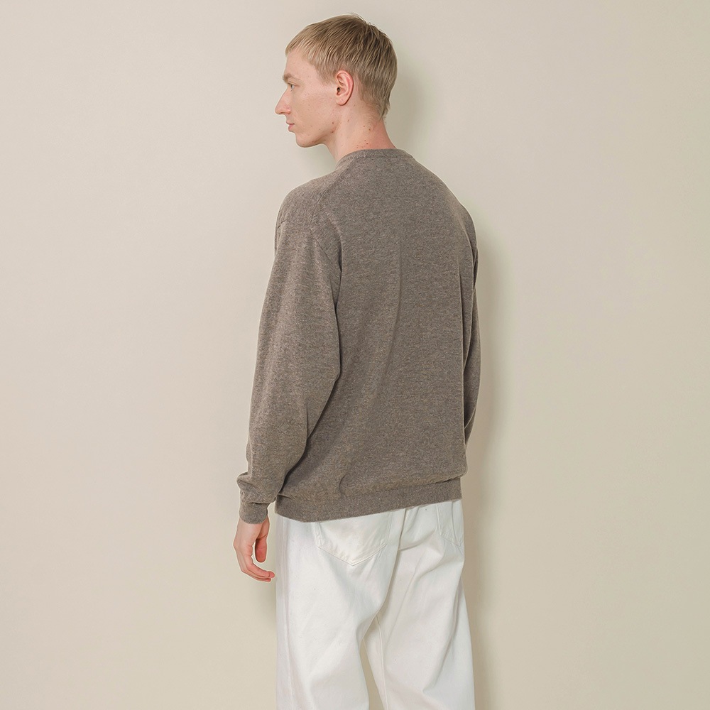 ブラックメリノウール１００％　クルーネック