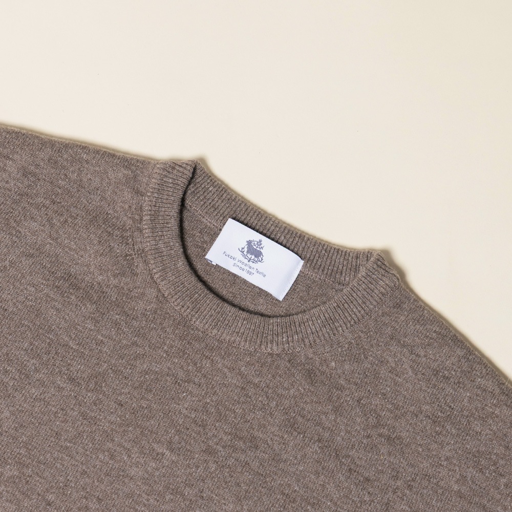 ブラックメリノウール１００％　クルーネック