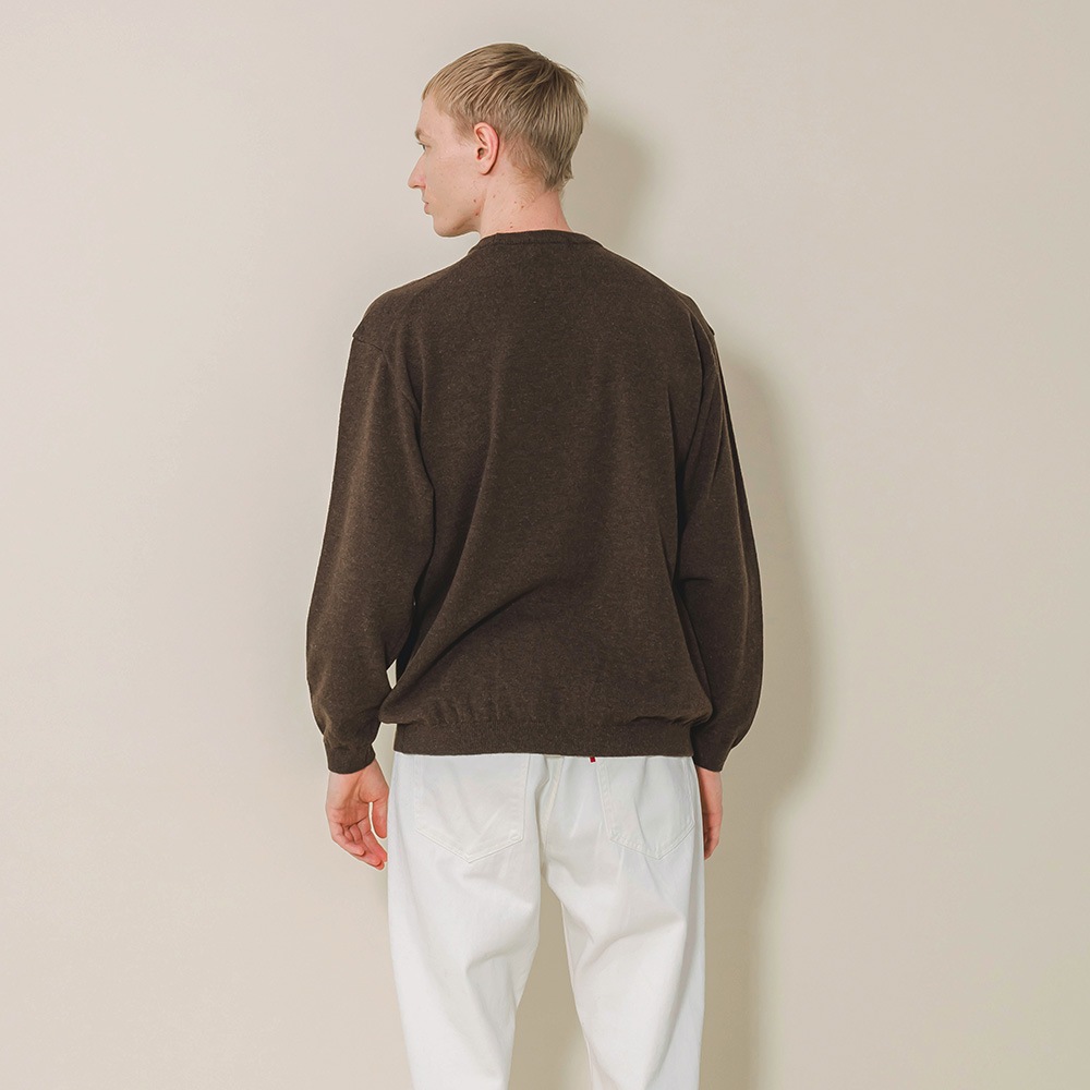 ブラックメリノウール１００％　クルーネック