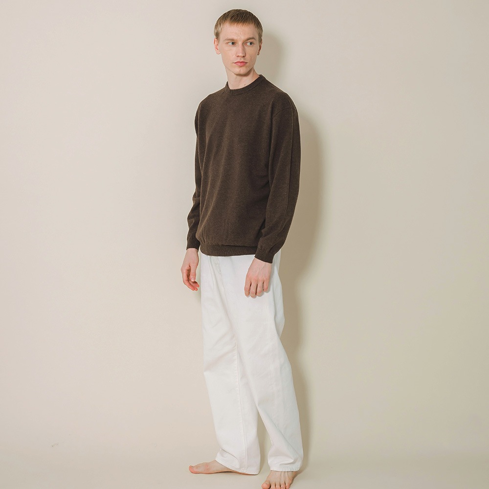 ブラックメリノウール１００％　クルーネック