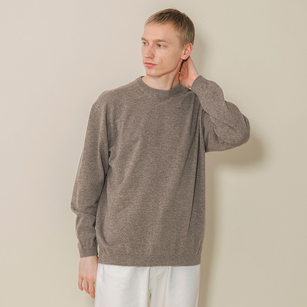 ブラックメリノウール１００％　クルーネック