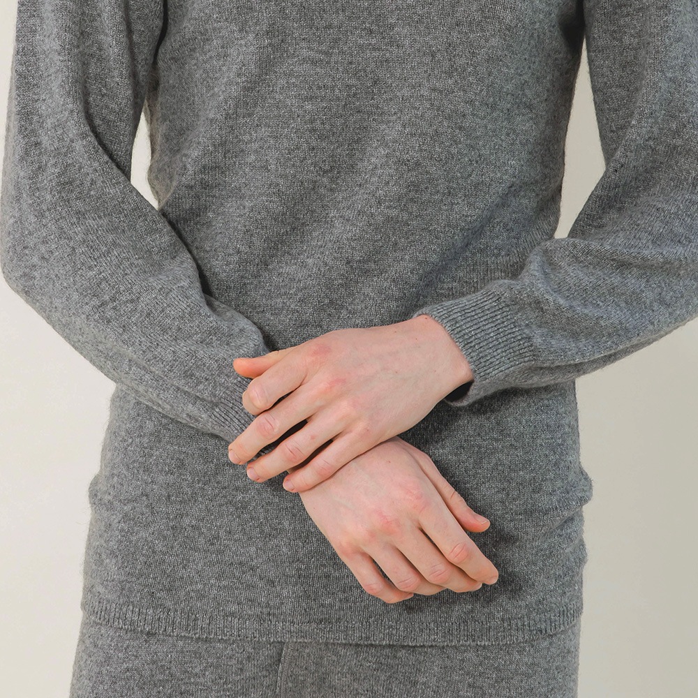 カシミヤ１００％　インナープルーオーバー