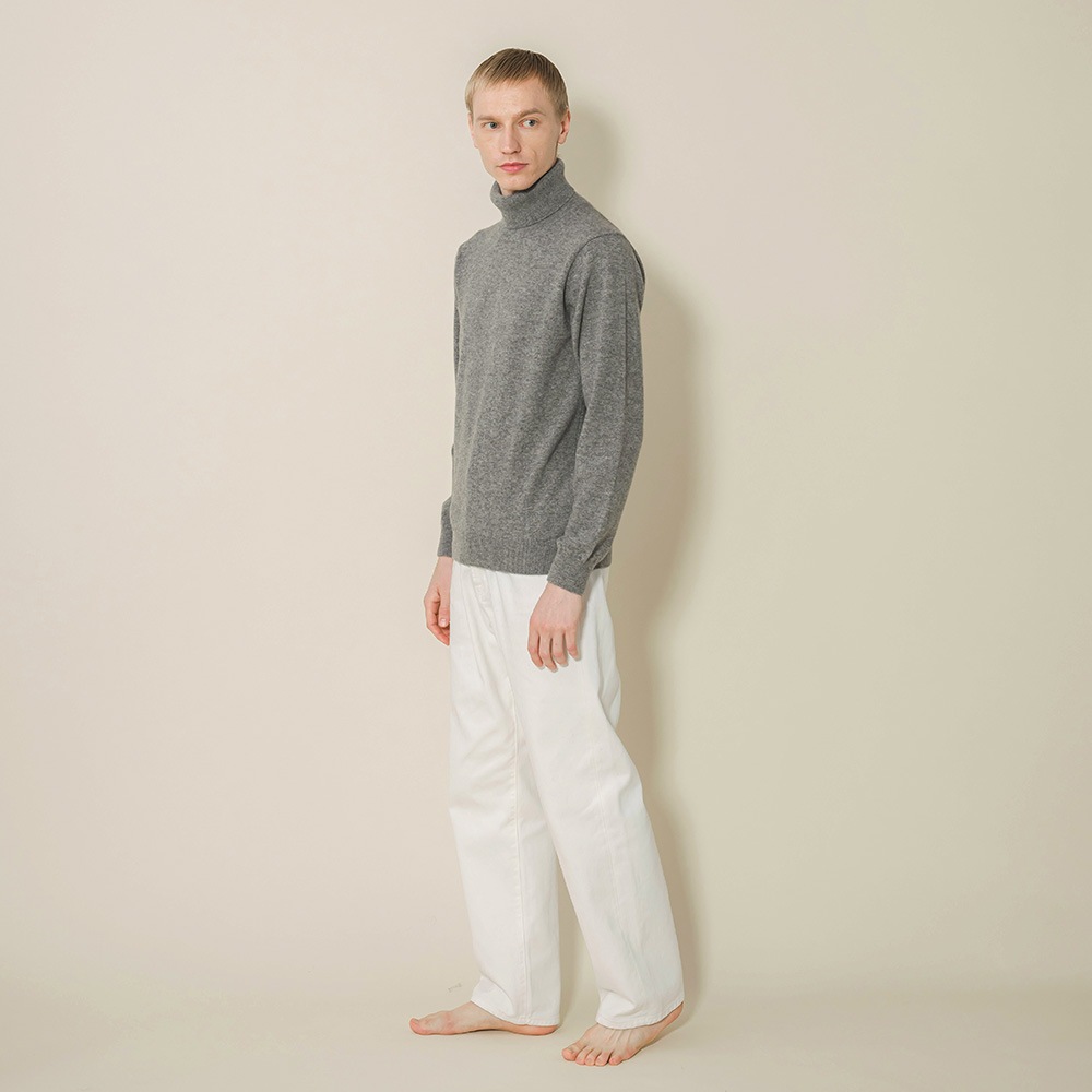 カシミヤ100％ タートルネック