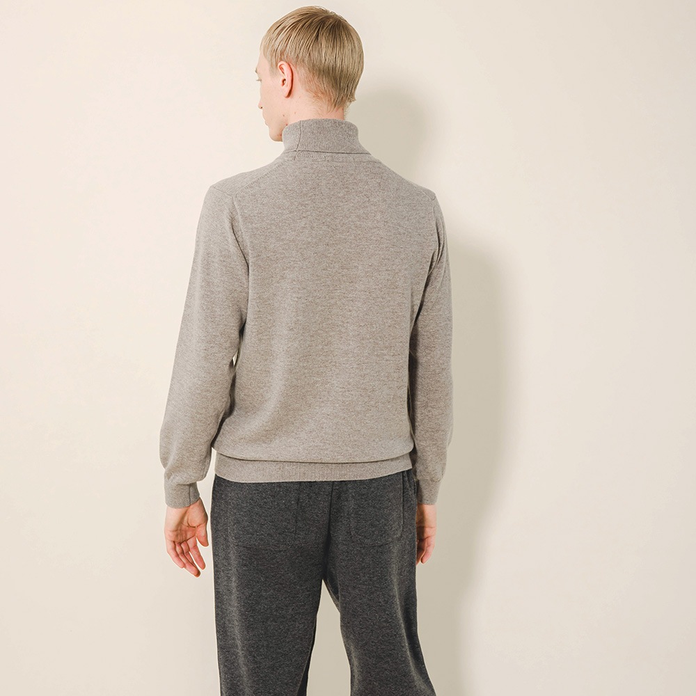 カシミヤ100％ タートルネック