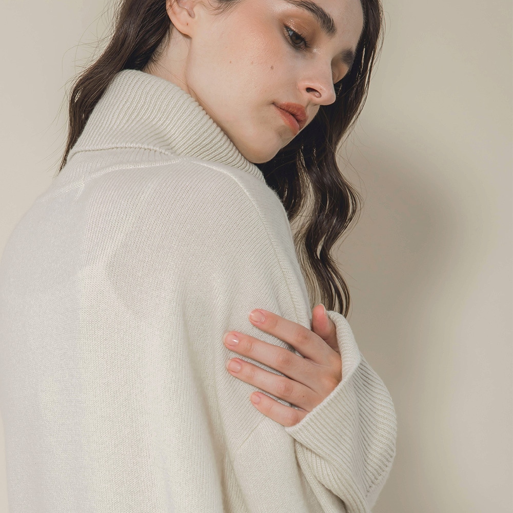 カシミヤ100％ Ｗフェイスオフタートルネック