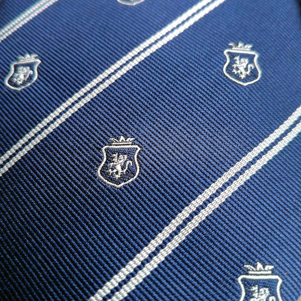 ケントアベニュー(Kent Ave) ロイヤルクレストタイ ネクタイ メンズ ビジネス おしゃれ ギフト 人気 シルク100％ ホワイト×ネイビー ktc1