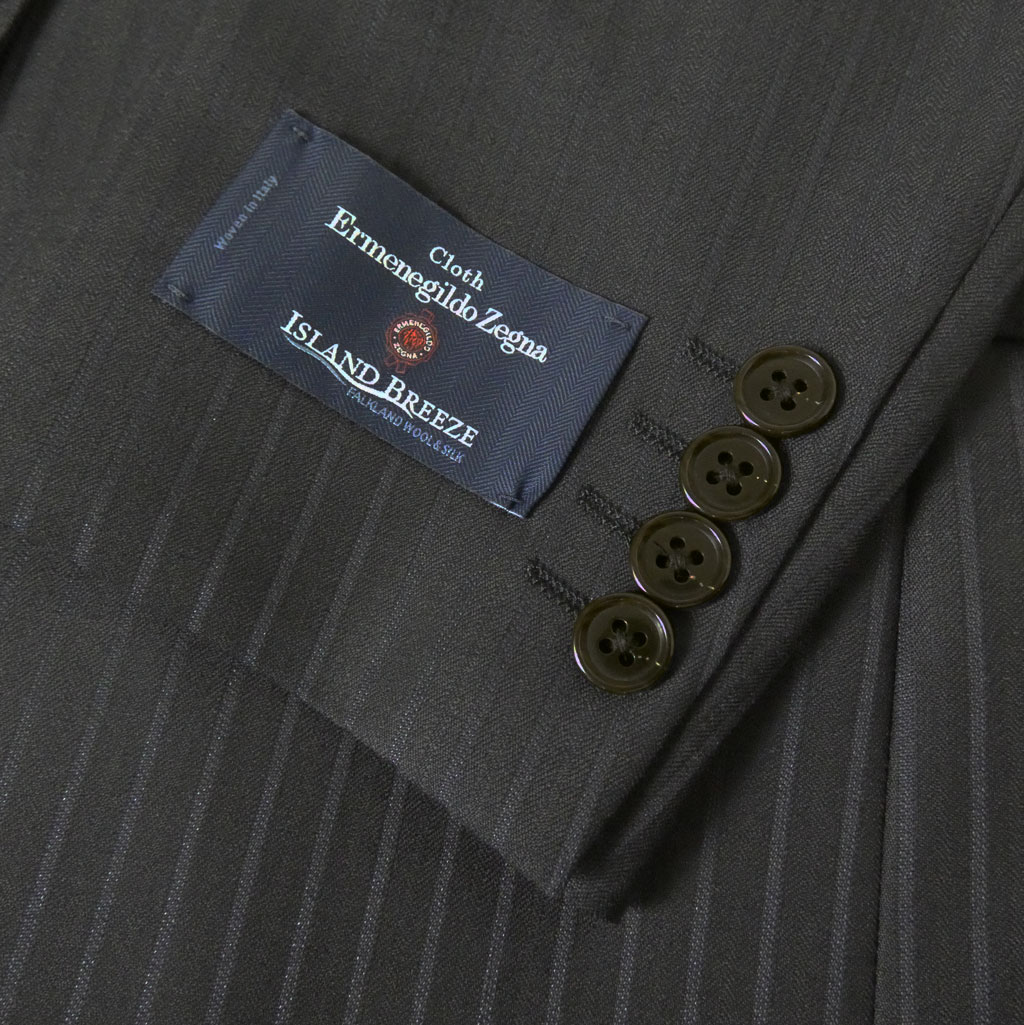 【お取り寄せ商品】エルメネジルド ゼニア(Ermenegildo Zegna) スーツ 春夏秋 メンズ シングルスーツ 2つボタン ビジネススーツ ブラック ストライプ 1203 　A5 A6 A7