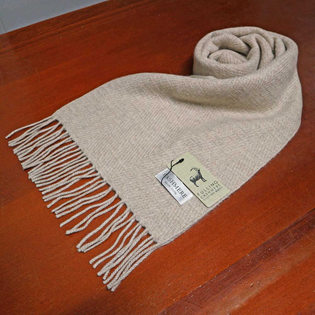 ベージュ系パターンマフラー