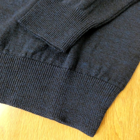 BON GIOVANE（ボンジョバネ）のVネックセーター ネイビー  0399　Mサイズ