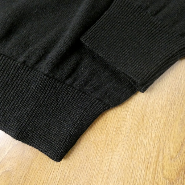BON GIOVANE（ボンジョバネ）のVネックセーター 黒 ブラック  0315　M