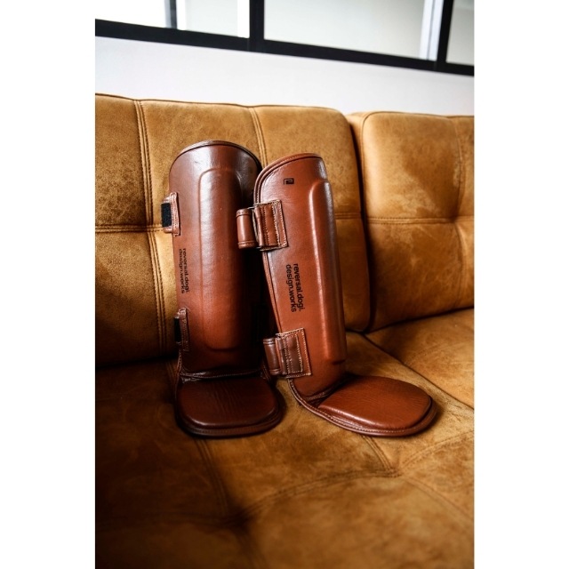 VINTAGE LEG GUARDS
