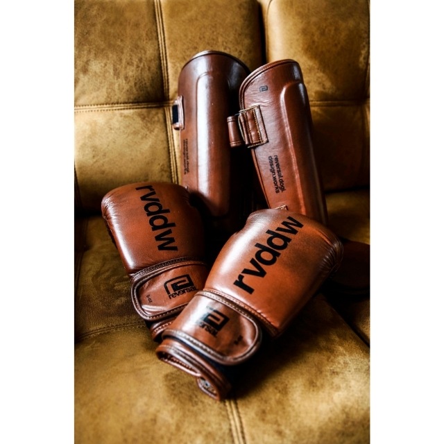 VINTAGE LEG GUARDS