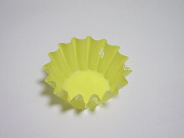 ファインカップ 5号 キイロ 底径30×深さ23mm 500枚 レンジ可 アヅミ産業  黄 フィルム ケース カラー レンジ 惣菜 弁当 弁当箱 使い捨て 丸 消耗品 おかず 料理 フィルム FINE