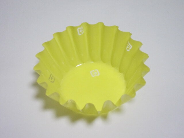 ファインカップ 7号 キイロ 底径42×深さ29mm 500枚 レンジ可 アヅミ産業 黄 フィルム ケース カラー レンジ 惣菜 弁当 弁当箱 使い捨て 丸 消耗品 おかず 料理 フィルム FINE