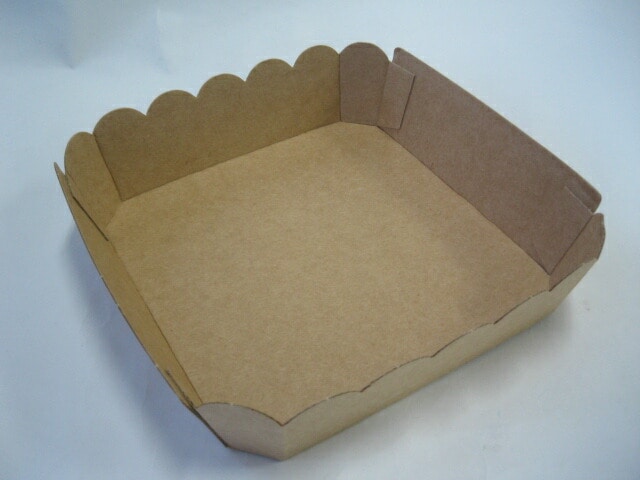 【紙】テーパートレー  AT-5 未晒 【50枚】 紙容器 紙トレー トレー 185×185×45mm 大黒工業  未晒し お彼岸 お盆 詰め合わせ 果樹 果物 容器 カラー 紙 クラフト ケース フルーツ ぶどう りんご 梨 桃 ギフト シャインマスカット 供物 お供え 盛り合わせ 茶