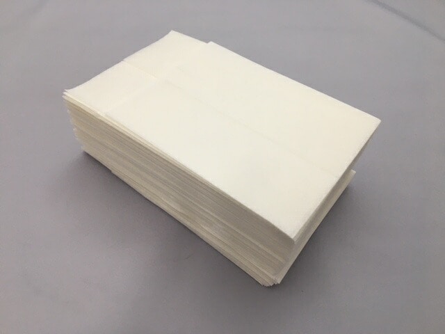 新 四つ折 ナフキン 白無地 平型 1500枚 /１束150枚入×10袋 広げたサイズ 165×255mm ナプキン 紙 ペーパー ナフキン 使い捨て テイクアウト お持ち帰り レストラン 料理 カレー カレーライス
