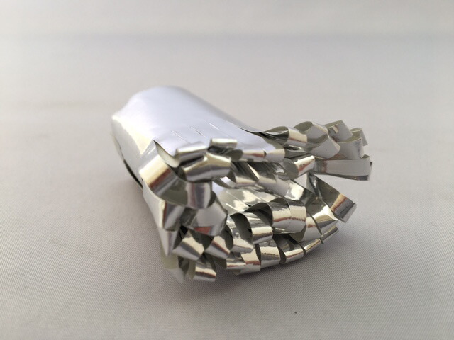 アルミ チャップ花 シルバー 直径2.6×長5.2cm 100枚 鶏のもも もも肉 チキン 鶏 鳥 肉 骨付き おしゃれ 使い捨て食器 使い捨て皿 器 クリスマス チキン