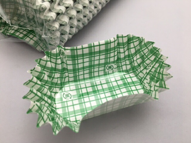 COCO-CASE 紙カップ 小判型 7号深 緑 底径65×30×深さ30mm 1個 500枚