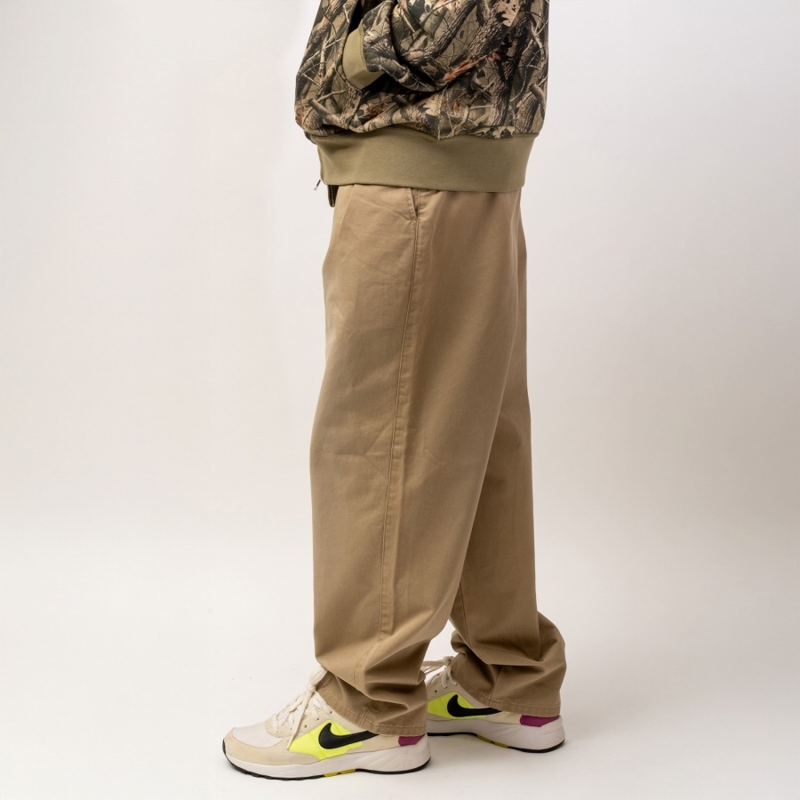 INTERBREED : Faded Two Tuck Chino