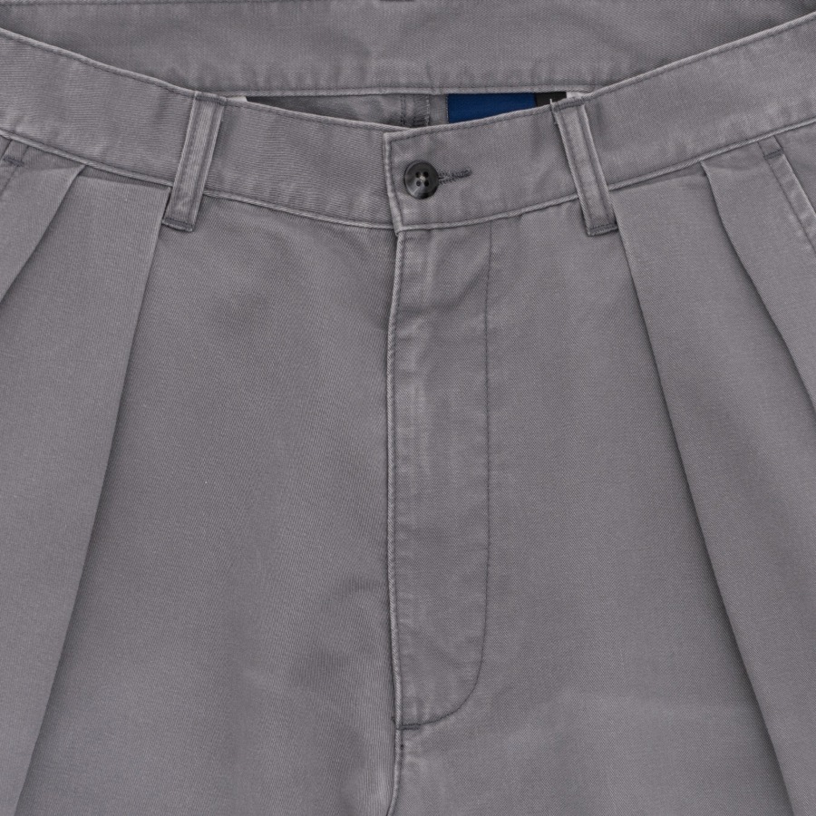 INTERBREED : Faded Two Tuck Chino