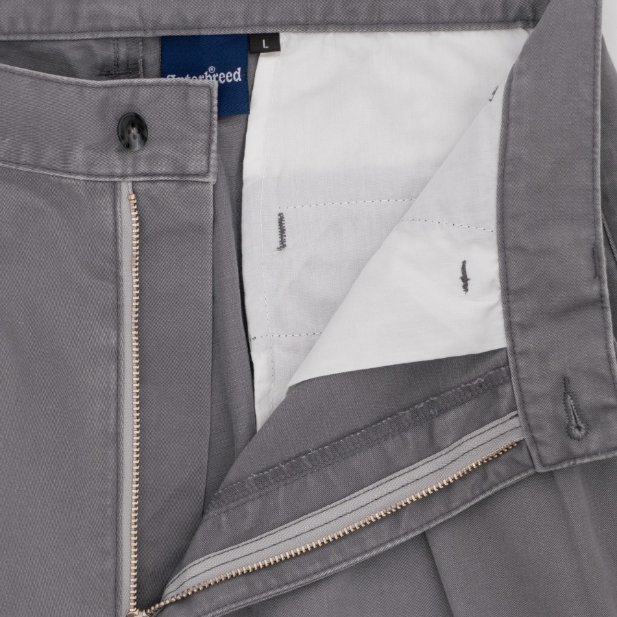 INTERBREED : Faded Two Tuck Chino