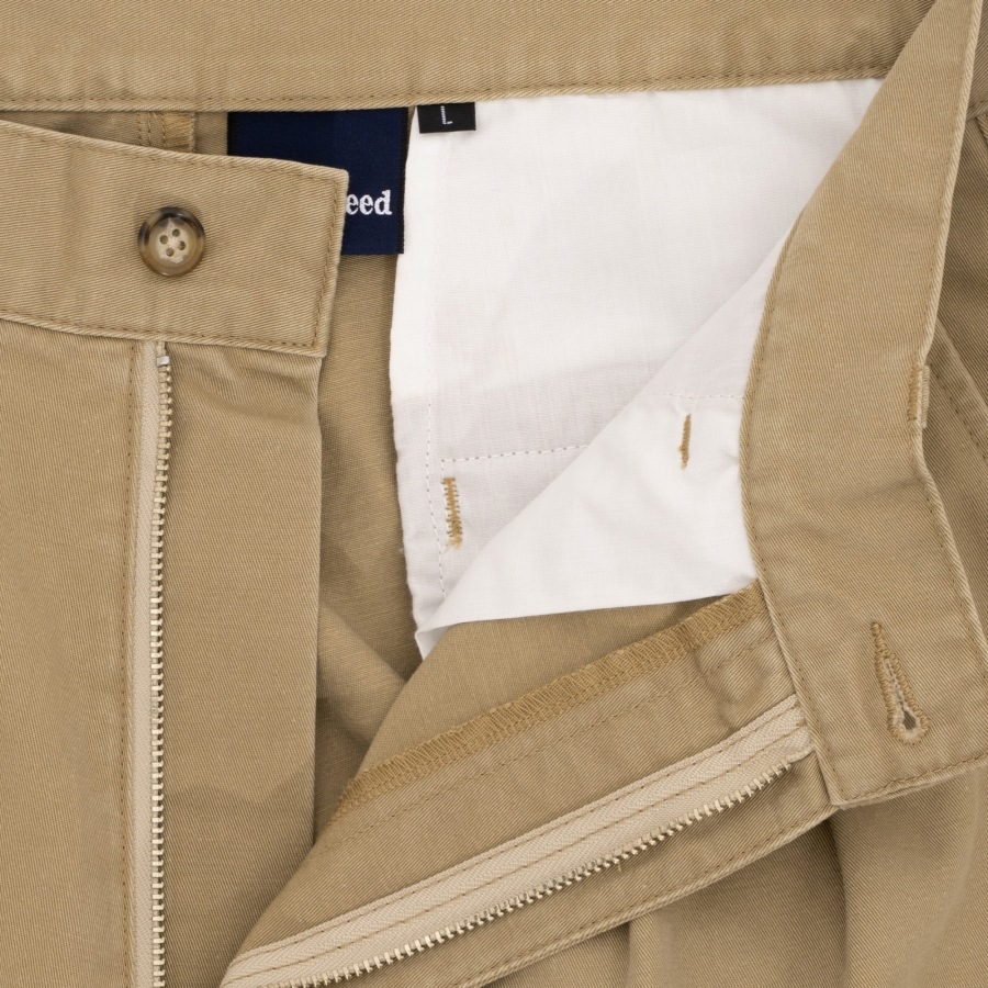 INTERBREED : Faded Two Tuck Chino