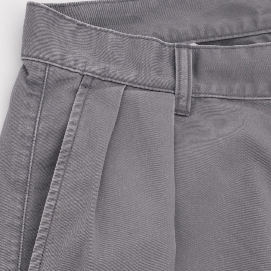 INTERBREED : Faded Two Tuck Chino