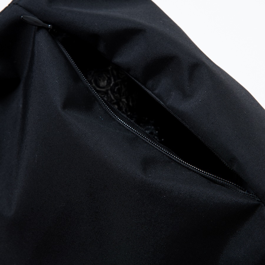 430 : LYR ROLL SHOULDER BAG