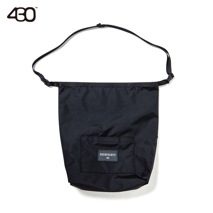 430 : LYR ROLL SHOULDER BAG
