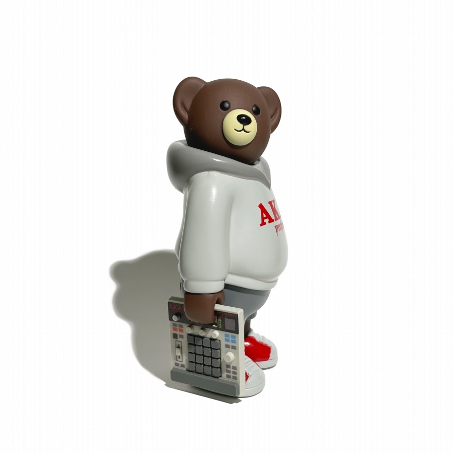 INTERBREED : DIGGIN’ BEAR “AKAI professional”
