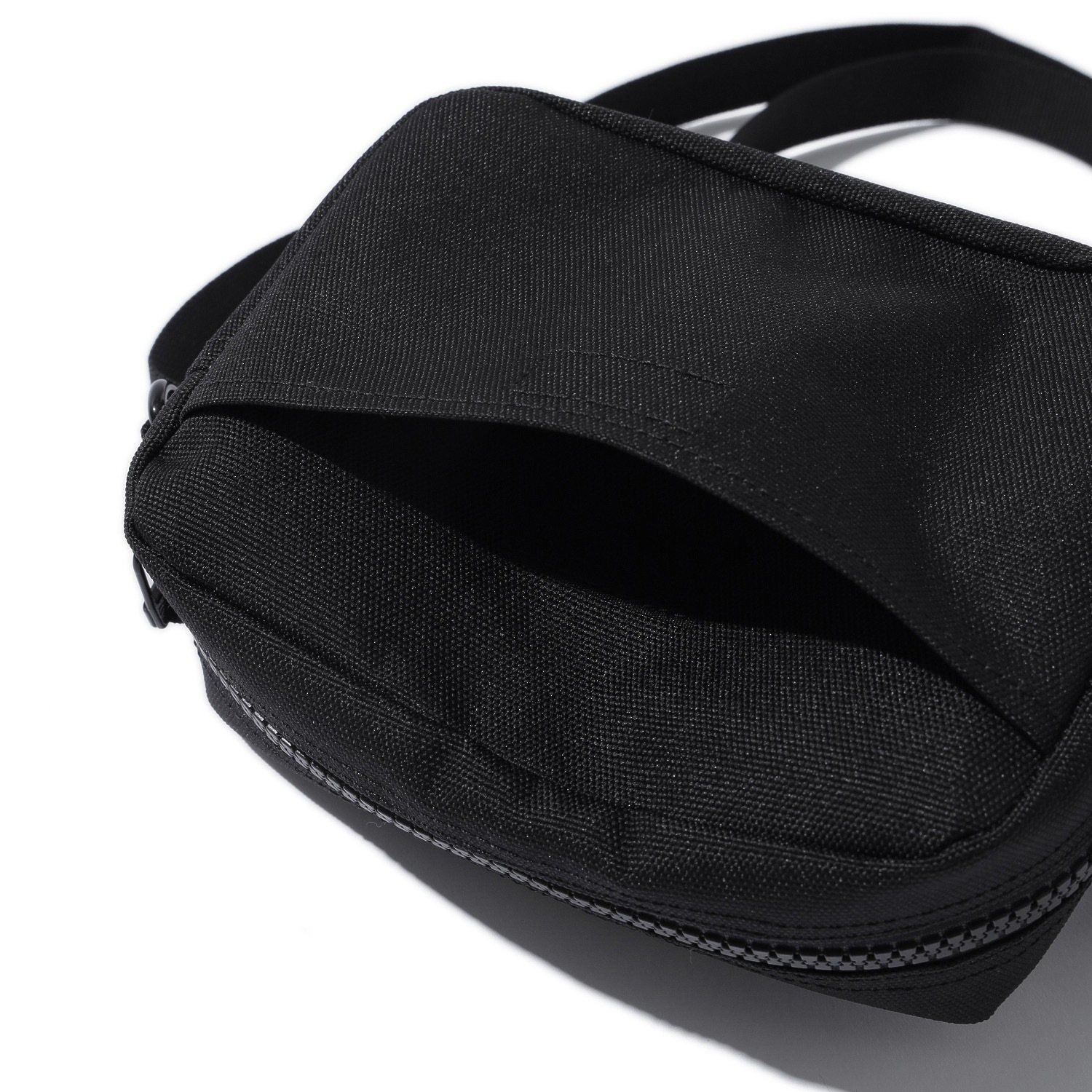 SILAS : SHOULDER BAG