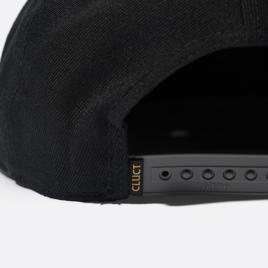 CLUCT : CLUCT [BB CAP]