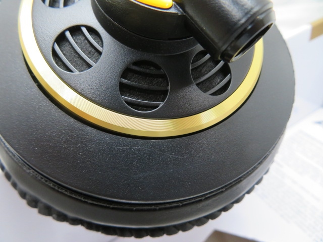 AKG K240 STUDIO-Y3 モニターヘッドホン (セミオープンエアー