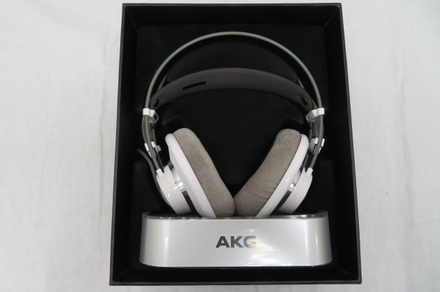AKG K701-Y3 モニターヘッドホン (オープンエアー) メーカー再生品