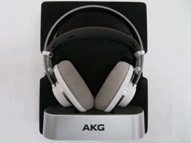 AKG K701-Y3 モニターヘッドホン (オープンエアー) メーカー再生品