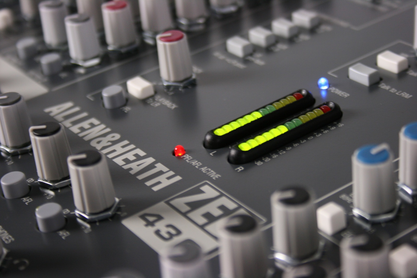 Allen & Heath ZED-436 36chアナログミキサー Allen & Heath ZED-436 アナログミキサー｜FULL-TEN