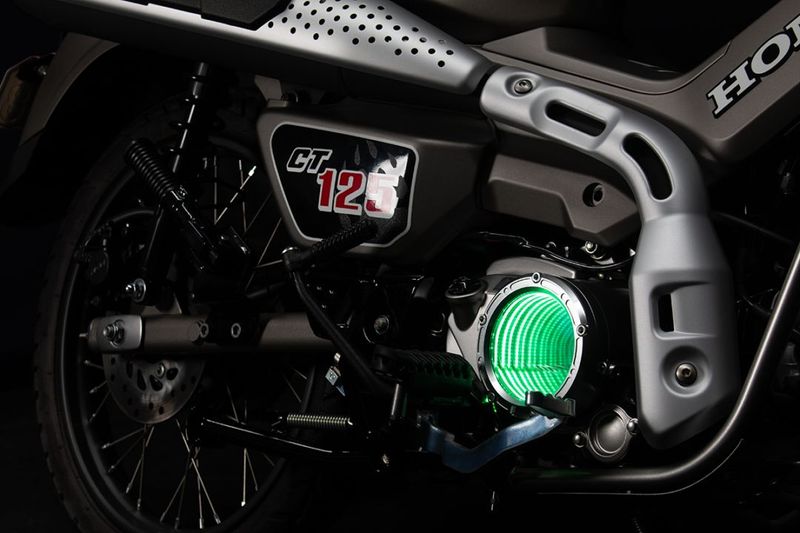 CT125 ブラックホール クラッチアウターカバー