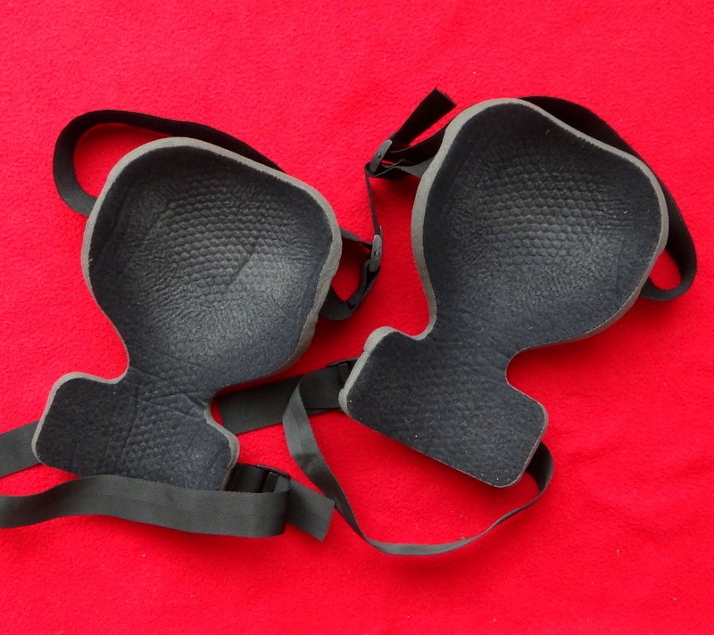 ARC'TERYX KNEE CAPS