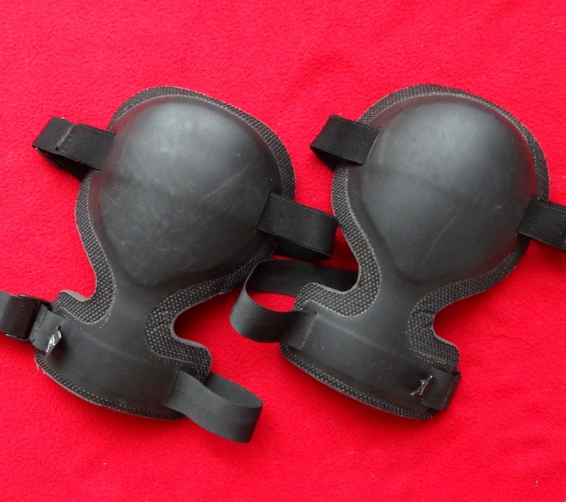 ARC'TERYX KNEE CAPS