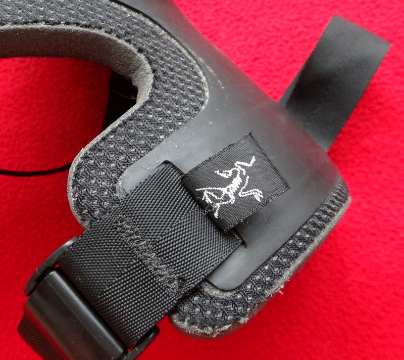 ARC'TERYX KNEE CAPS