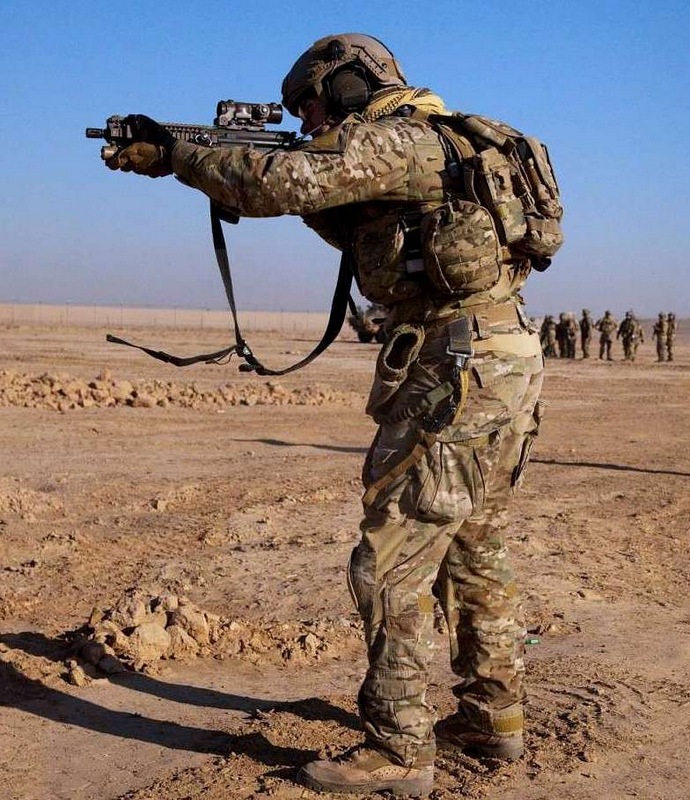 HINGE FRONT RADIO POUCH