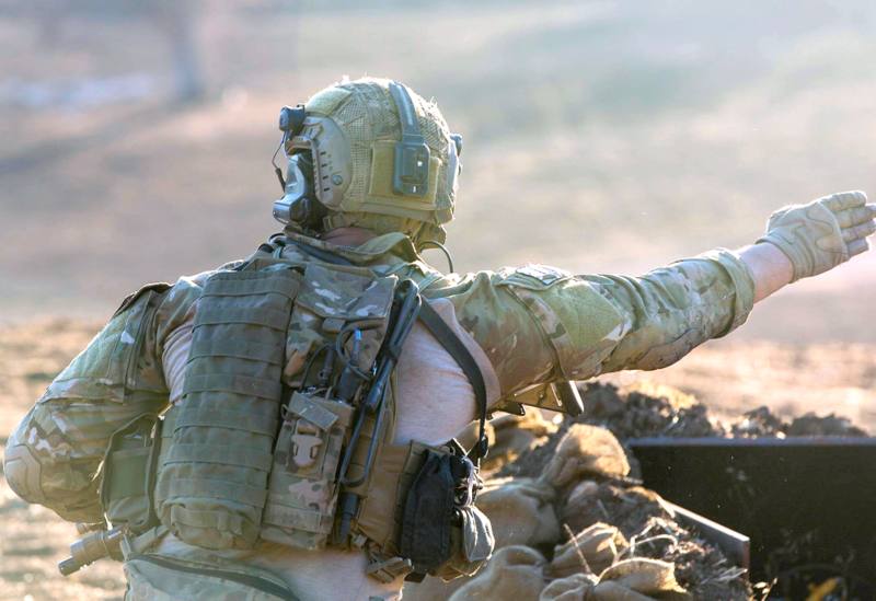 HINGE FRONT RADIO POUCH