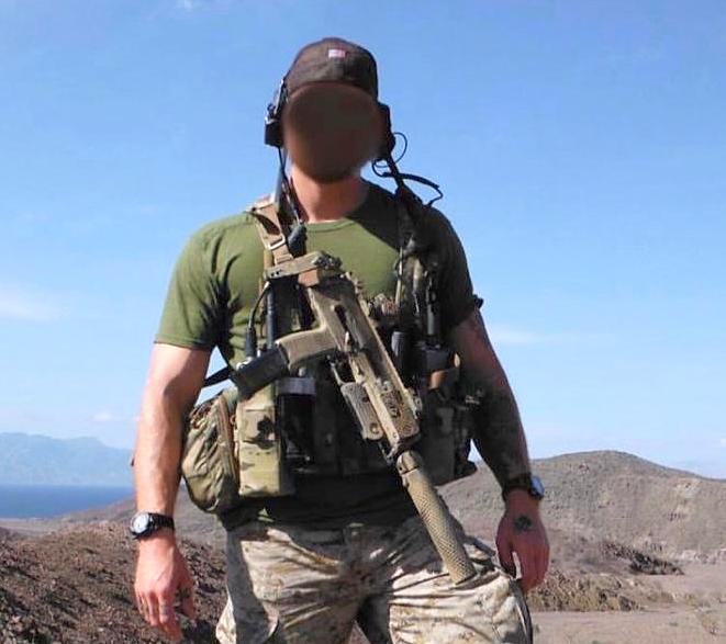 HINGE FRONT RADIO POUCH