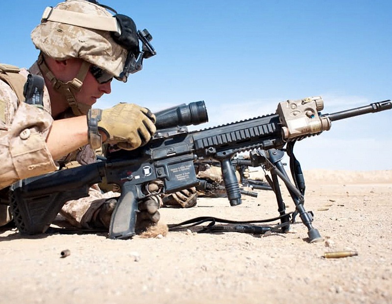 KNIGHT'S VERTICAL GRIP