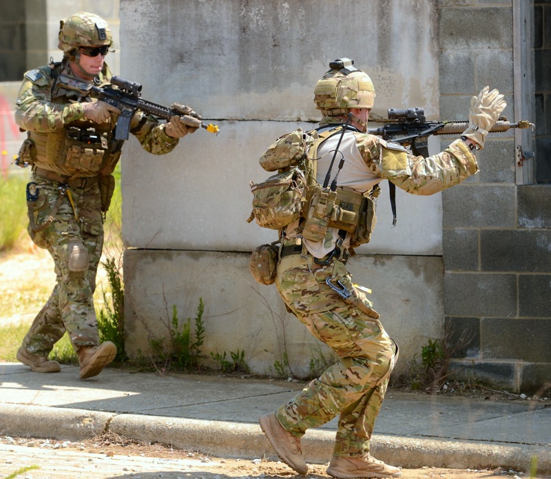 HINGE FRONT RADIO POUCH