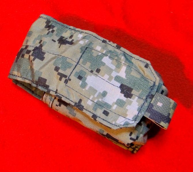 SMOKE GRENADE POUCH AOR2