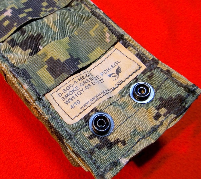 SMOKE GRENADE POUCH AOR2