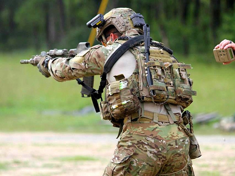 HINGE FRONT RADIO POUCH