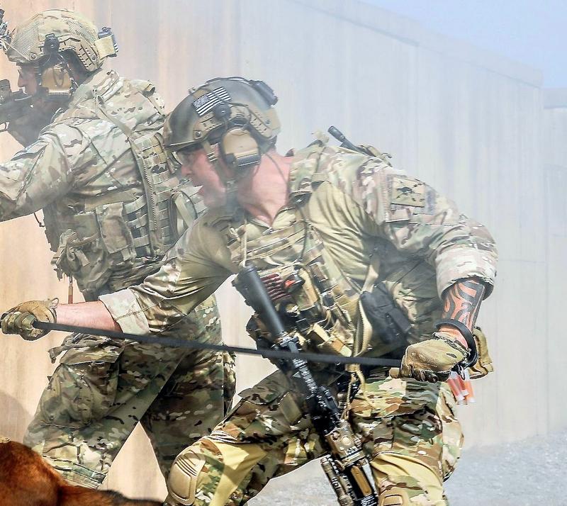 EAGLE ADMIN POUCH MC