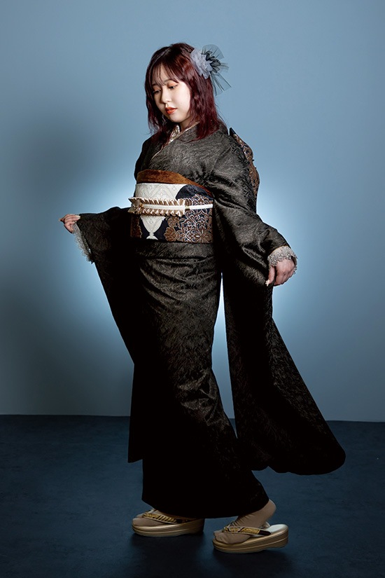 艶やかで上品な黒